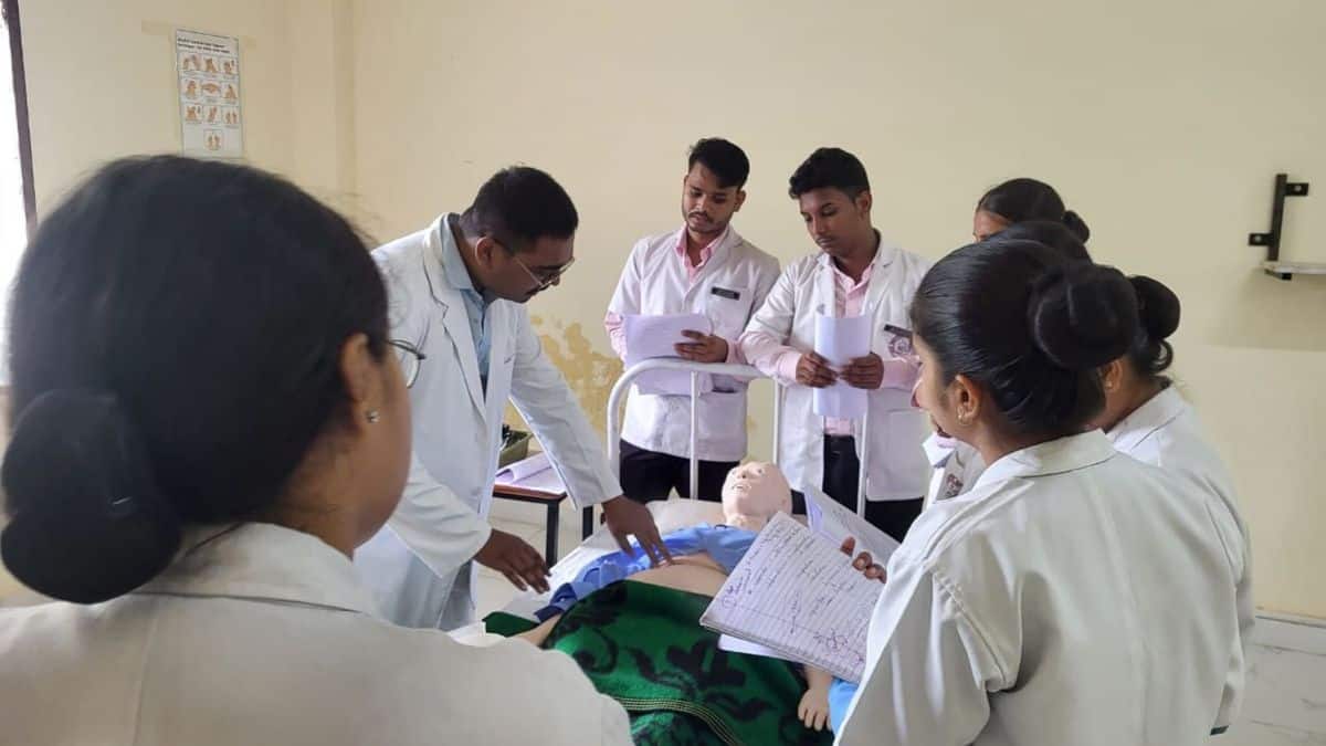 MARD calls indefinite statewide strike from Aug 5 against MMC registration for homoeopathy practitioners (Representational Image: Pexels)