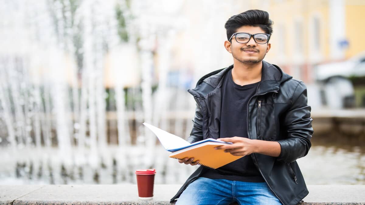 Karnataka PGCET 2026 round 1 mock seat allotment results pdf download link active at cetonline.karnataka.gov.in. (Representational image: Magnific)