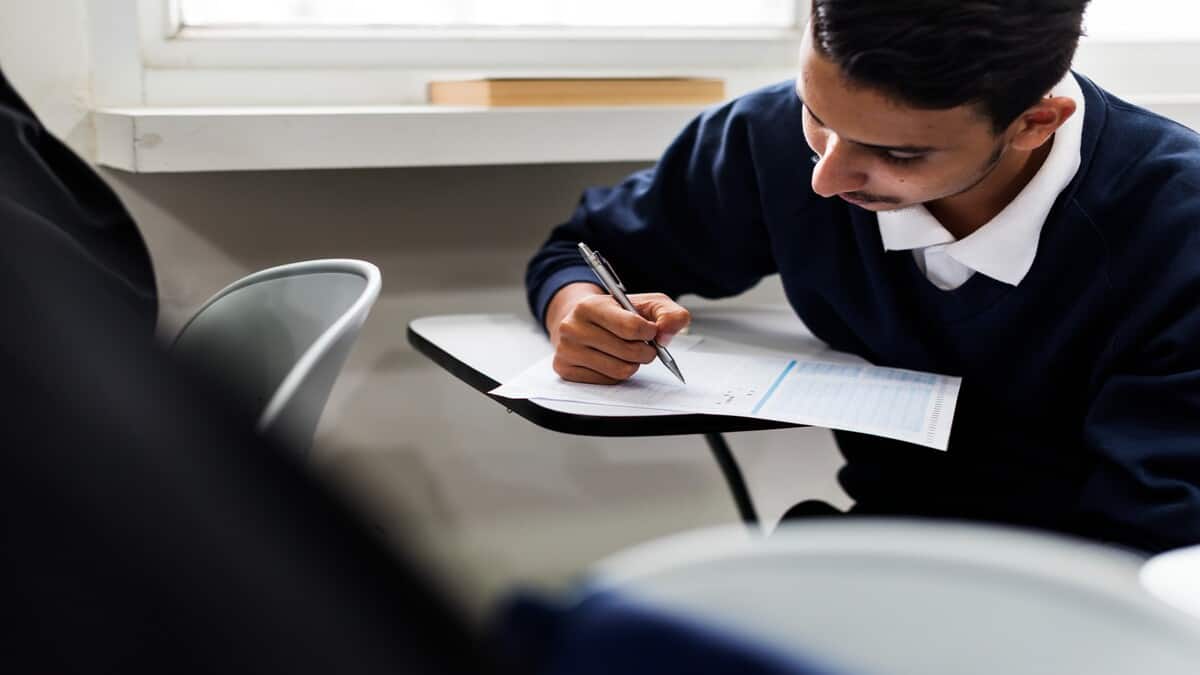 MPSC Drug Exam Paper Leak: Any malicious allegation must be assessed on the basis of facts, official records and available evidence, MPSC chairman said in an official statement. (Representational image: Magnific)
