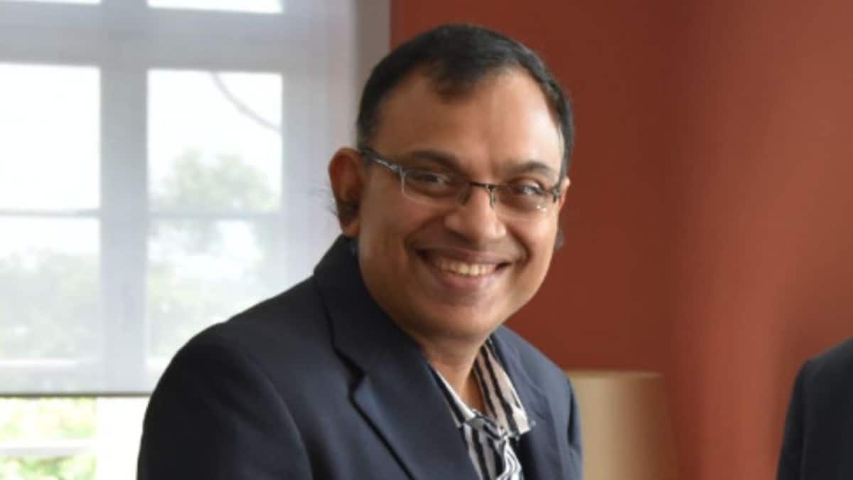 IIT Kharagpur director Suman Chakraborty addresses students ahead of exams. (Image: X/Prof. Suman Chakraborty)