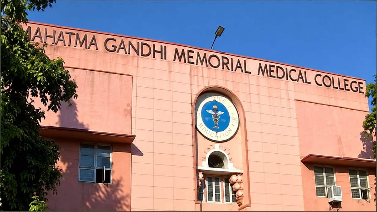 MGM Indore PG resident case: NMC seeks duty records, complaints and anti-ragging details (Image: Wikimedia Commons, AI-enhanced)