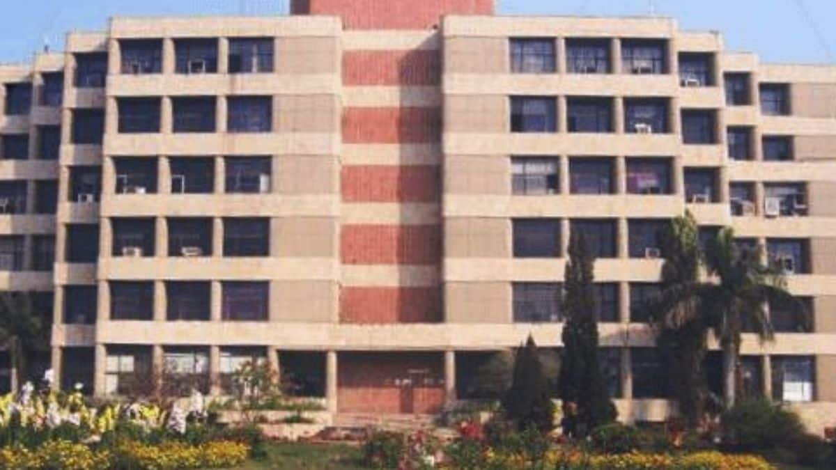 परीक्षा में शामिल होने वाले उम्मीदवार अब अपनी आंसर शीट का मिलान कर सकते हैं। (इमेज-आधिकारिक वेबसाइट)