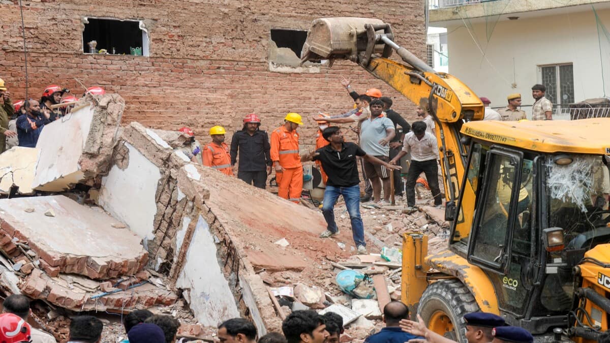 "There were structural faults in the building. Almost every building's condition here is same. Accident can happen anytime," a college student, who lives in Satya Niketan said in an Instagram video. (Image source: PTI)