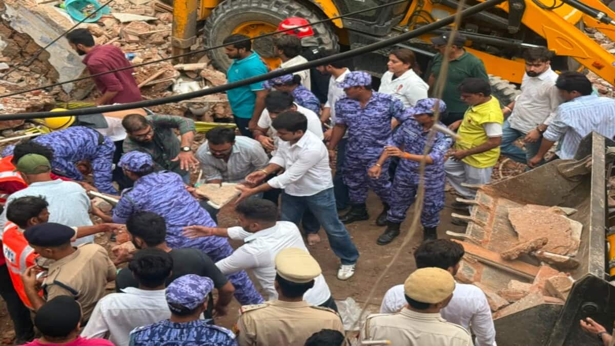 The CJP has listed seven demands following the Satya Niketan incident and given 48 hours to the govt to reveal survey reports of Satya Niketan buildings. (Image source: Careers360)