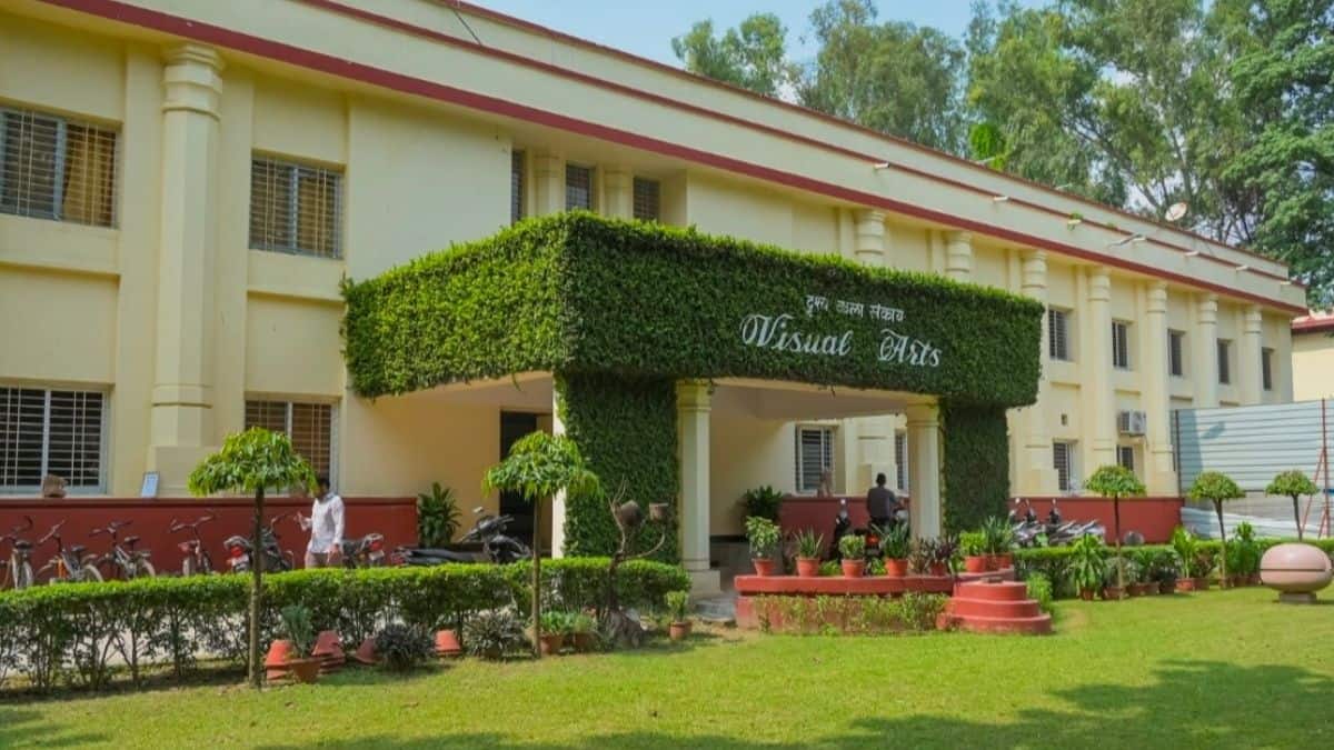 BHU BFA students demand transparency in entrance exam (Image: BHU Official website)