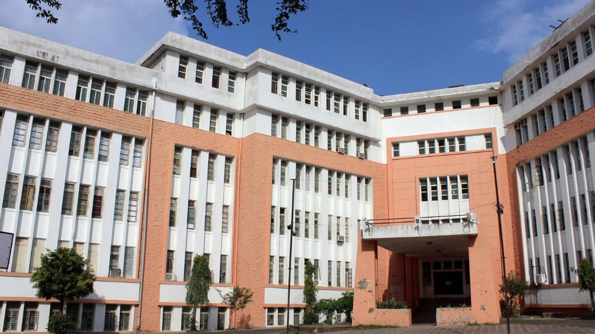 GMC Bhopal intern doctors stage protest at Hamidia Hospital. (Image: Wikimediacommons)