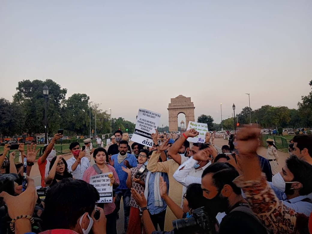 JNU-students-protest-Delhi-India%20Gate