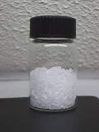 Sodium thiosulfate crystals