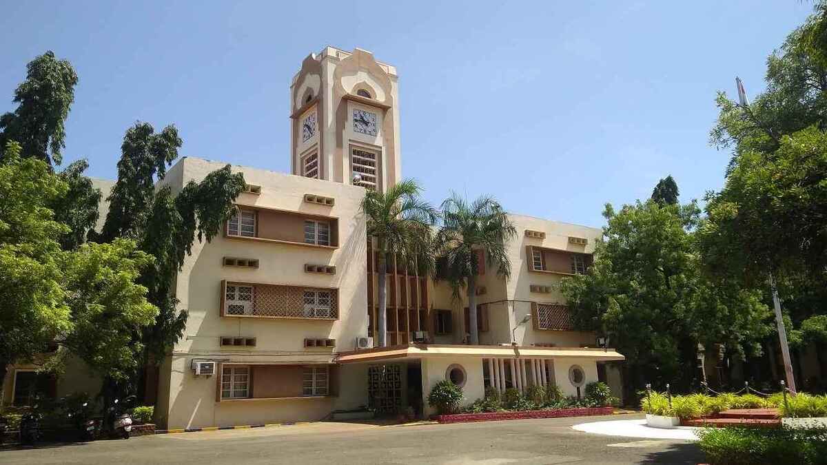 nit tiruchirappalli or nit trichy is the top btech college to admit through jee main 2025 result scores