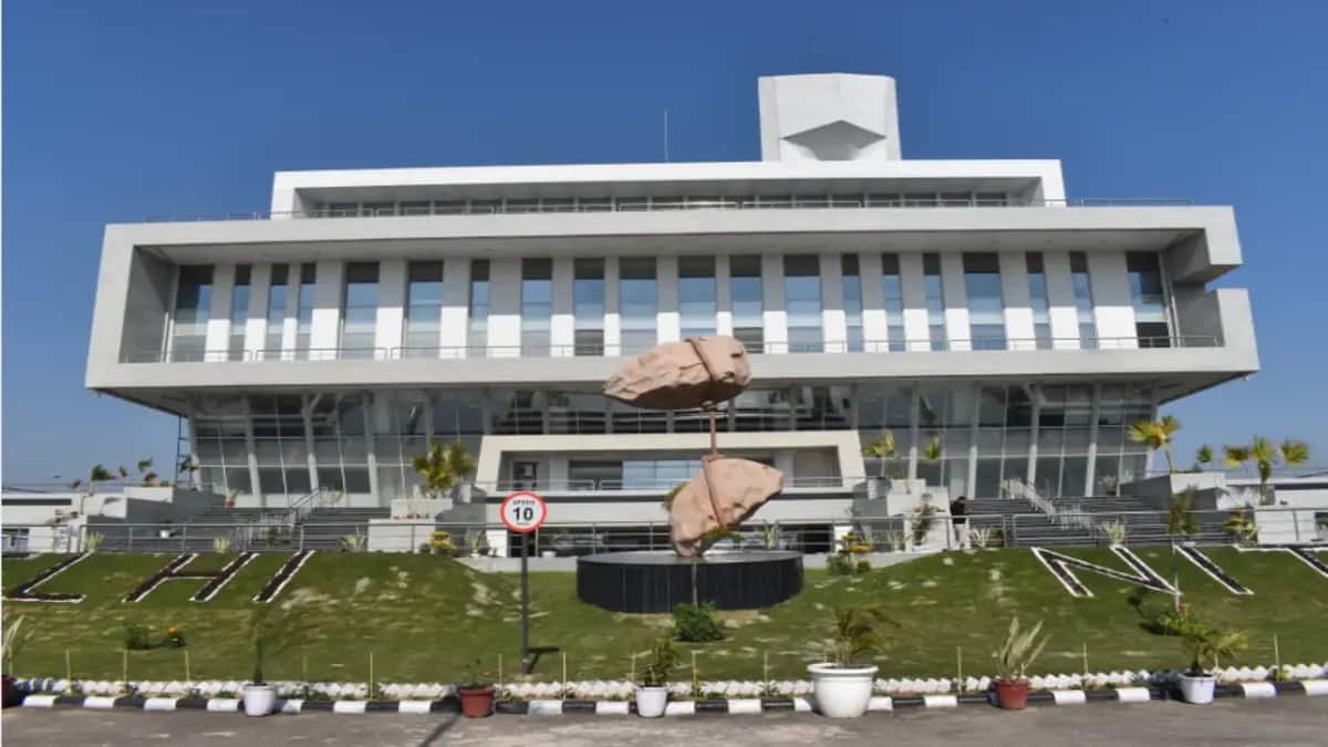 JEE Mains 2026 session 1 registration process is ongoing at jeemain.nta.nic.in. 