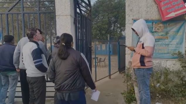 IIM CAT slot 1 entry gates closed.