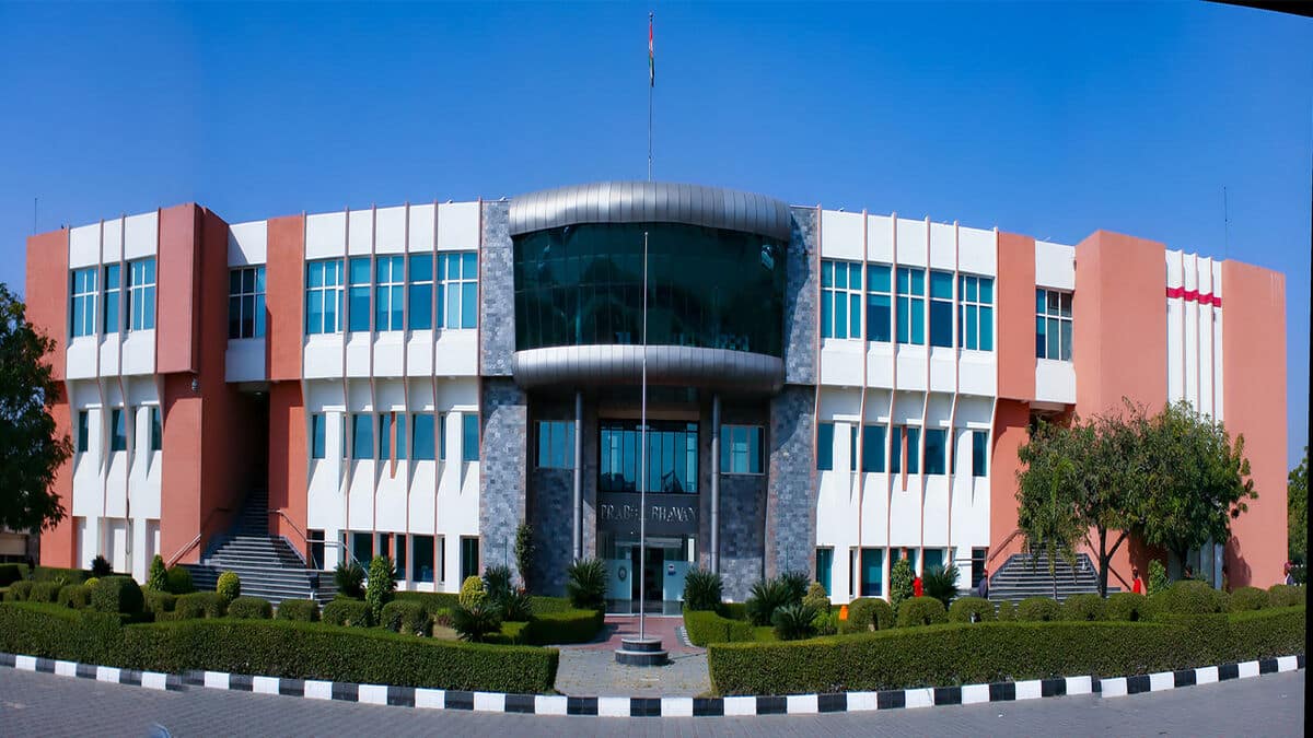 Candidates can apply for JEE Main 2026 January session on the official website, jeemain.nta.nic.in.