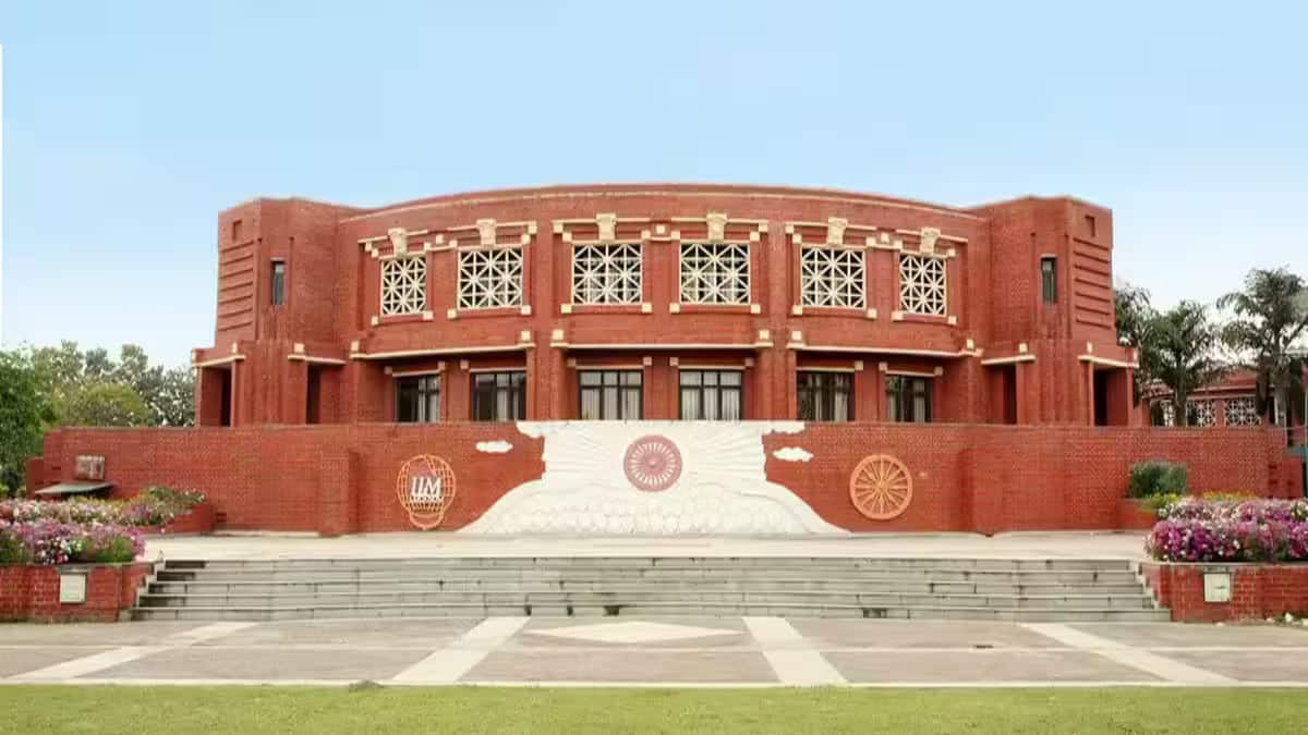 IIM Lucknow gives 5% weightage each to Class 12 and graduation marks.