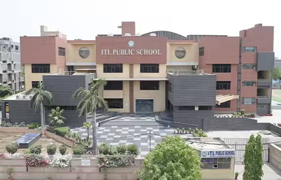 itl-public-school-class-10th-toppers-cbse-board-exam-featured-image