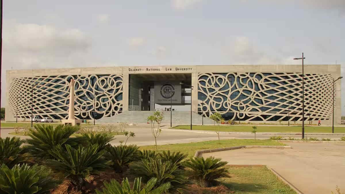 clat-2025-ug-pg-seats-offered-gnlu-gandhinagar-featured-image