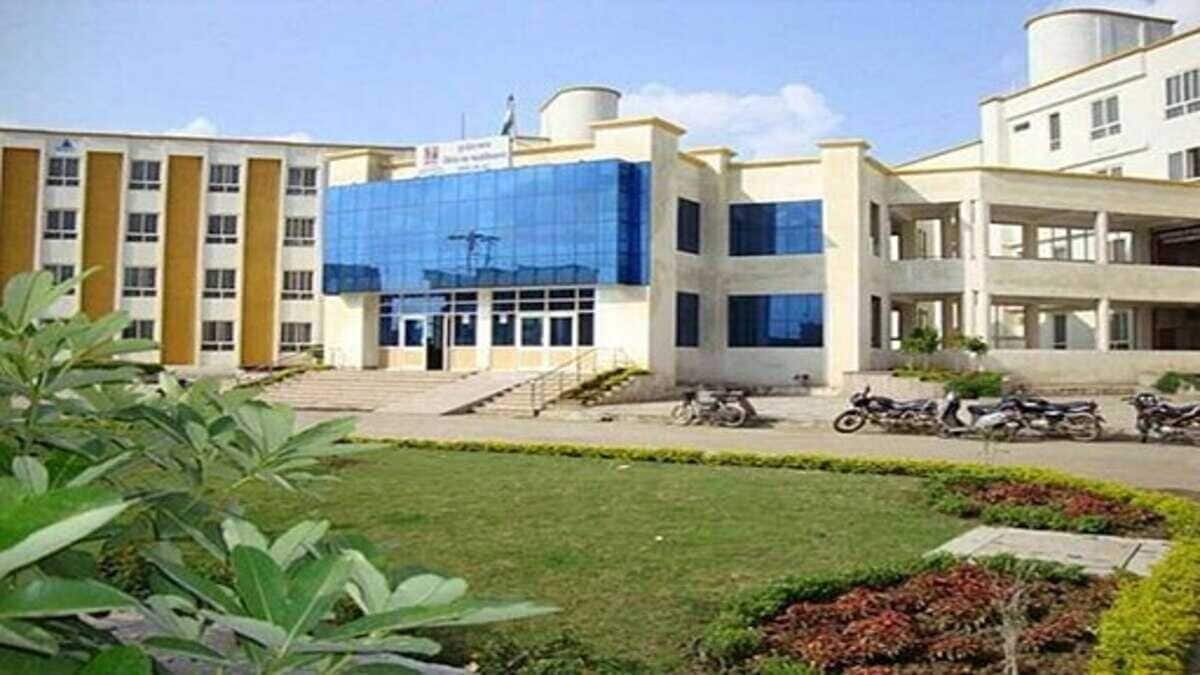 neet-2025-cutoff-expected-mp-bundelkhand-medical-college-featured-image