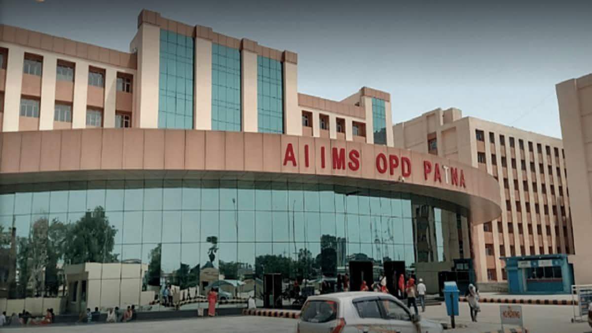 400 marks in NEET UG results for EWS candidates can get MBBS in AIIMS Patna, AIIMS Bilaspur, AIIMS Deogarh, AIIMS Vijaypur, and AIIMS Madurai. 
