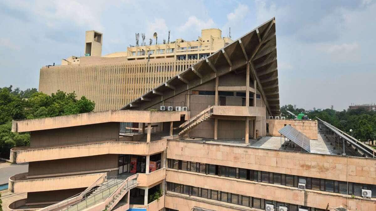 For JoSAA round 2 counselling, any issues related to fee payment must be resolved by June 30.