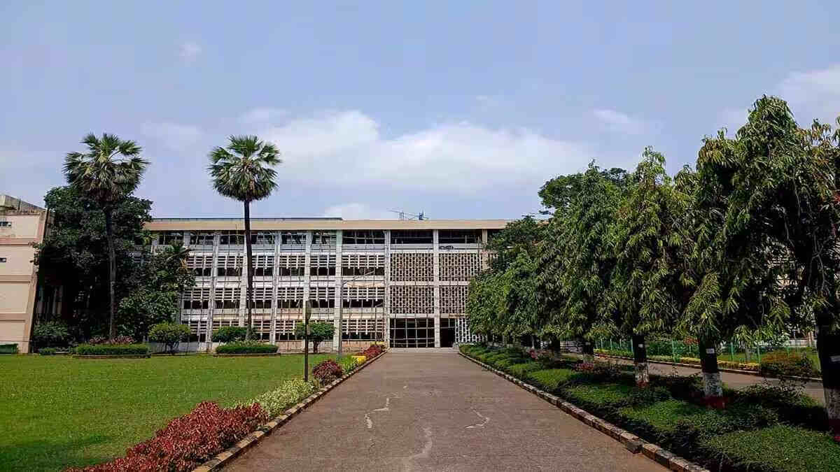 iit-bombay-jee-advanced-2025-cut-offs-for-chemical-engineering-featured-image