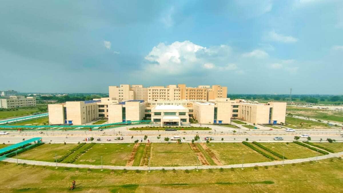 Aspirants can register and fill choices for the MCC NEET UG counselling 2025 on the official website mcc.nic.in.