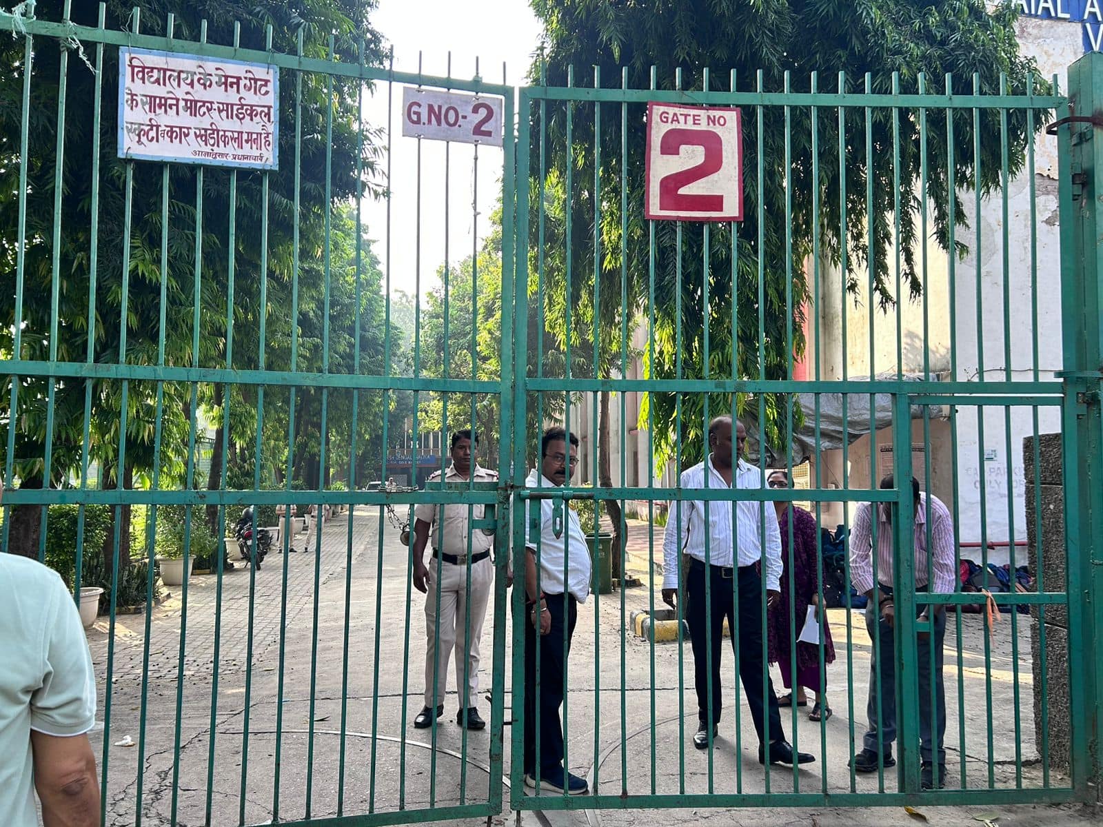 upsc-cse-mains-2025-exam-today-entry-closes-featured-image