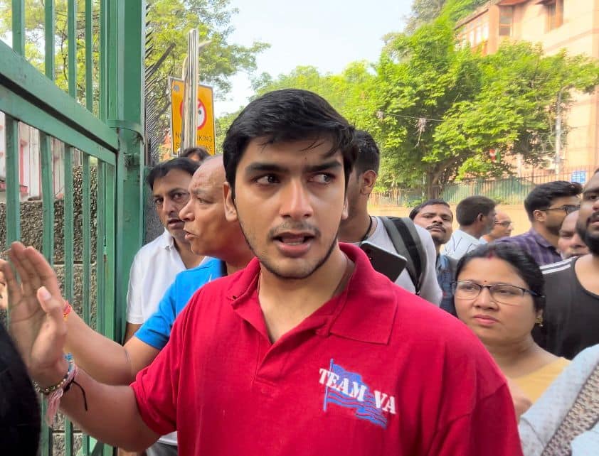 upsc-cse-mains-2025-students-denied-entry-featured-imageupsc-cse-mains-2025-students-denied-entry-featured-image