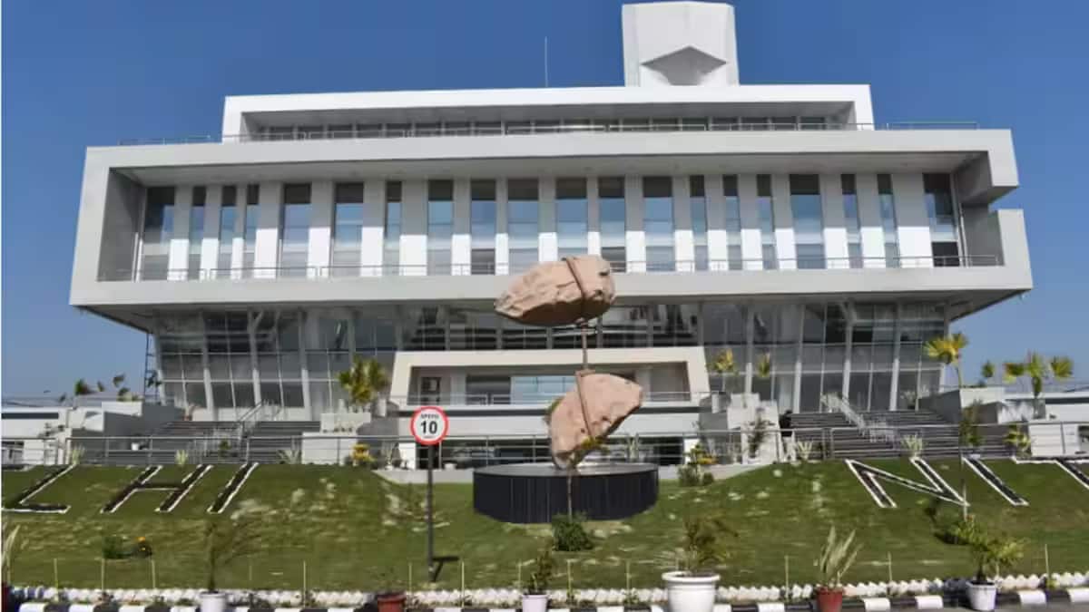 Candidates can download the JEE Main 2026 admit card using their registration number and password.