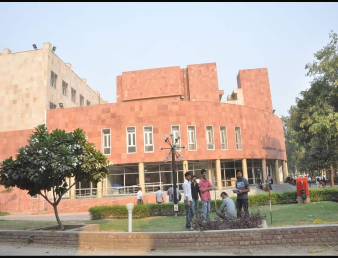 B.Sc Physics Hons At JMI New Delhi: Fees, Admission, Seats, Reviews