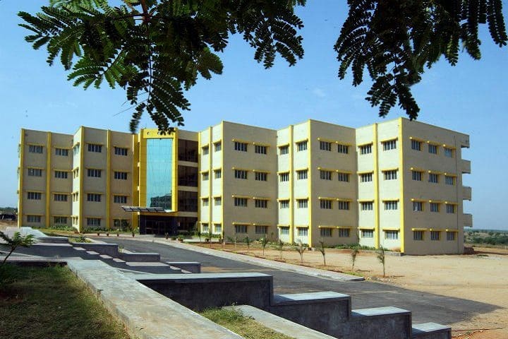 Top BE/BTech Colleges In Hyderabad 2022 – Courses, Fees, Admission, Rank