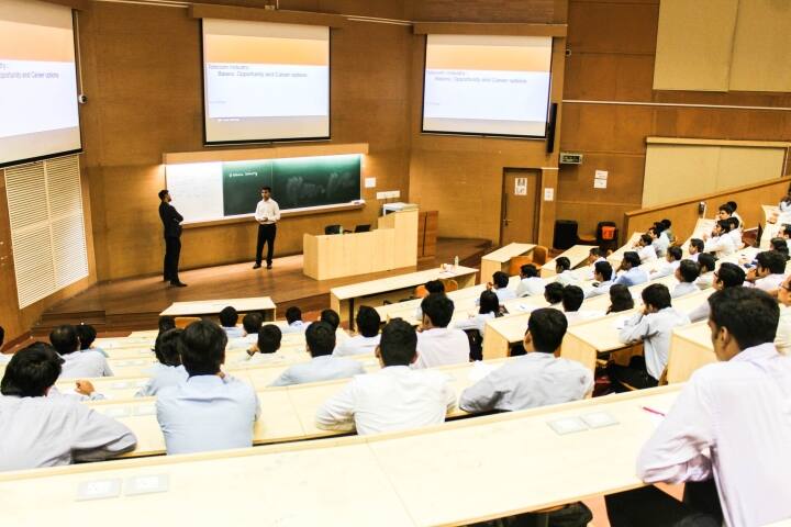 IIT Bombay's B-School SJMSOM Begins Class Of 2019 With 46 Per Cent