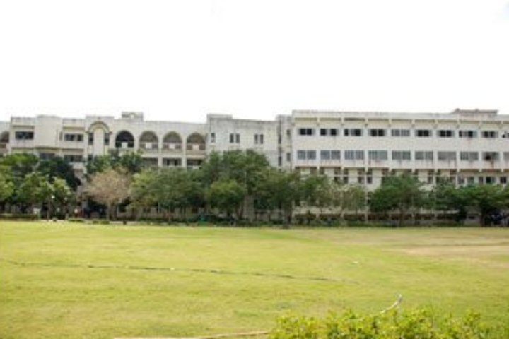 https://cache.careers360.mobi/media/colleges/social-media/media-gallery/564/2018/10/10/Ground of Bharath Institute of Higher Education and Research Chennai_Campus-View.jpg