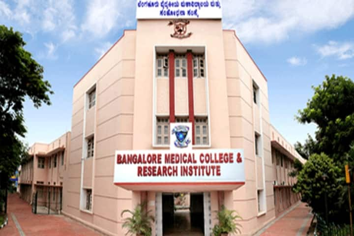 Top MBBS Colleges In India 2022 – Courses, Fees, Admission, Rank