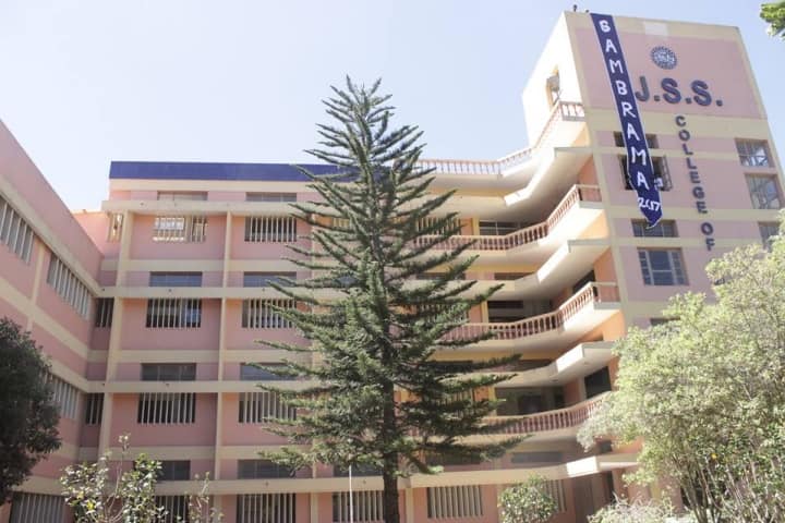 https://cache.careers360.mobi/media/colleges/social-media/media-gallery/8098/2018/8/10/JSS-College-of-Pharmacy-Ooty-Campus3.jpg