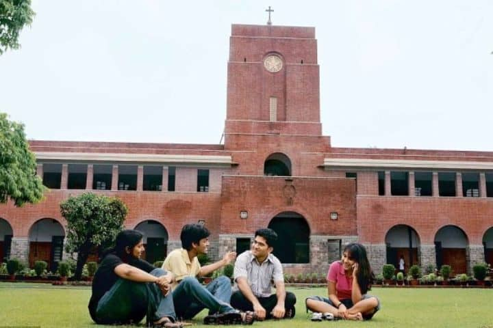 https://cache.careers360.mobi/media/colleges/social-media/media-gallery/873/2018/6/1/University-of-Delhi-Delhi16.jpg