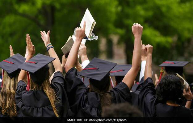 Top 5 Government Scholarships For College, University Students Top 5 Government Scholarships For College, University Students