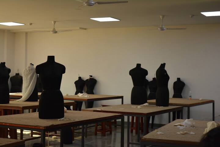 Amity School Of Fashion Technology Noida Admission Fees Courses Placements Cutoff Ranking