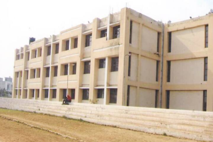 IK Gujral Punjab Technical University Campus, Batala: Admission, Fees ...