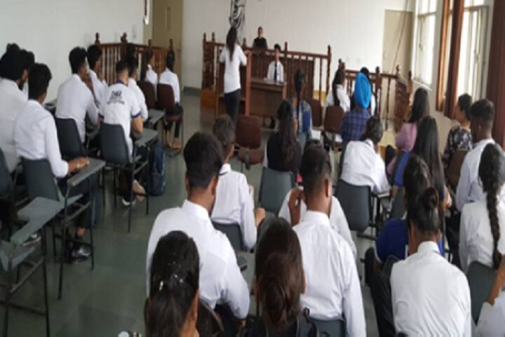 moot-court