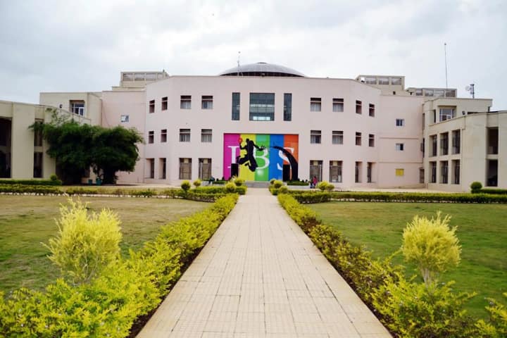 IBS Hyderabad: Admission, Fees, Courses, Placements, Cutoff, Ranking