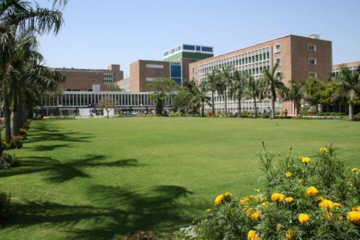 AIIMS Delhi: Admission, Fees, Courses, Placements, Cutoff, Ranking