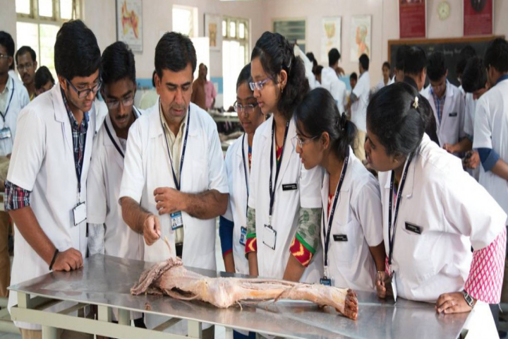 Navodaya Medical College, Raichur: Admission 2021, Courses, Fee, Cutoff, Ranking, Placements &amp; Scholarship