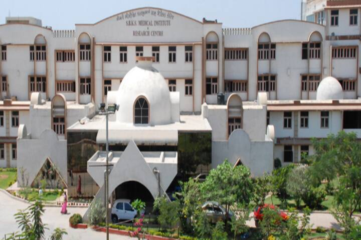 Smt B K Shah Medical Institute And Research Center, Vadodara: Admission ...