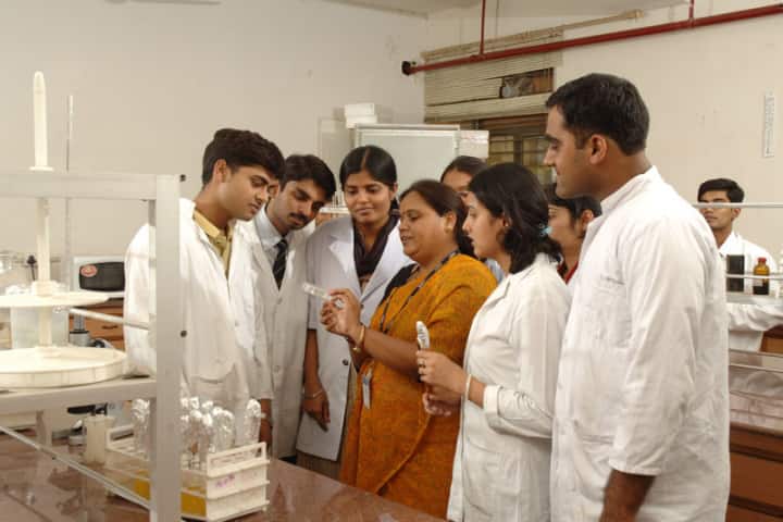 Amity University Noida: Admission, Fees, Courses, Placements, Cutoff ...