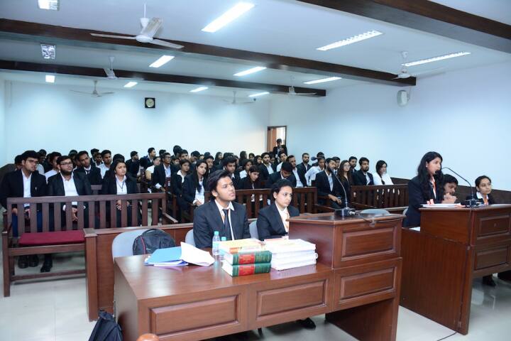 Lloyd Law College, Greater Noida: Admission 2021, Courses, Fee, Cutoff ...