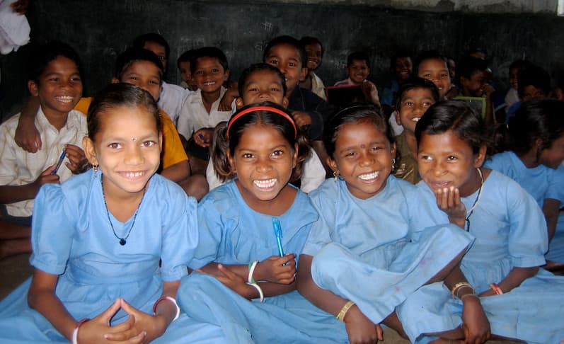 800px-Orissa_school_children-bolangir