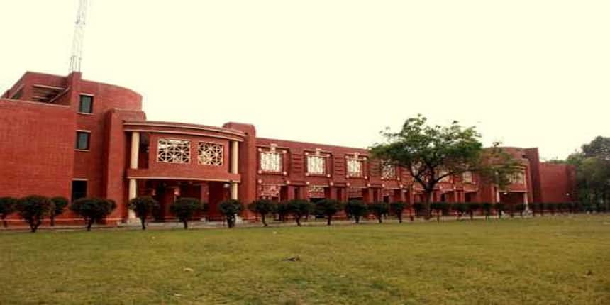 IIM Lucknow Final Placement Report 2018: Sales & Marketing highest recruiting sector