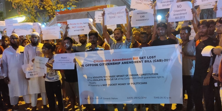 TISS, IIPS students demonstrating against CAB in Mumbai