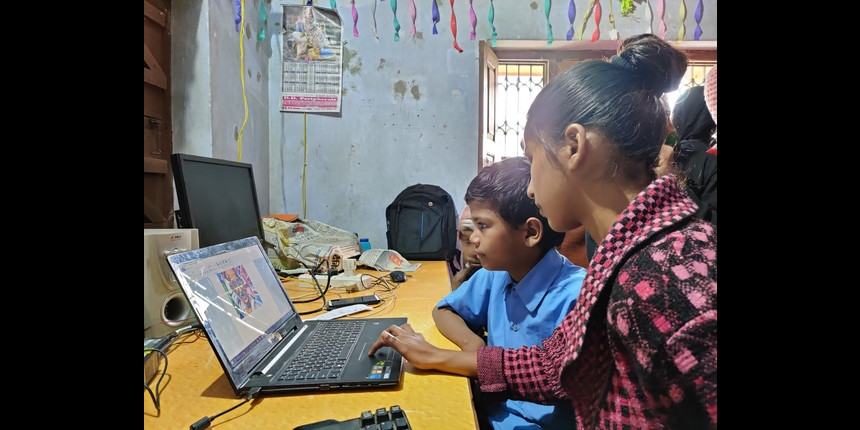 Children being trained at a free computer class at the home of a school teacher in Begusarai, Bihar