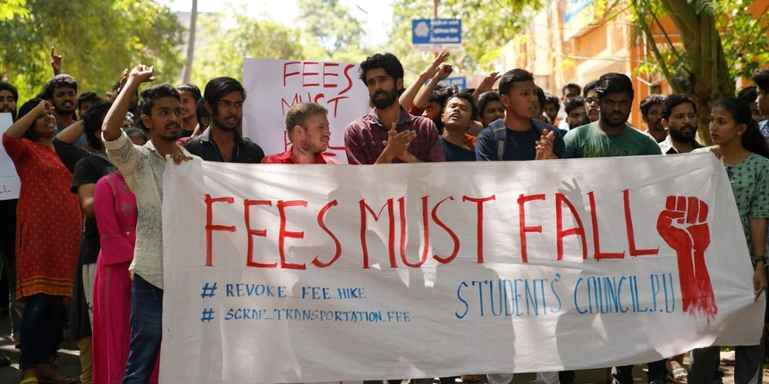 Students during their march to the administration building (Source: Pondicherry University Student Council)