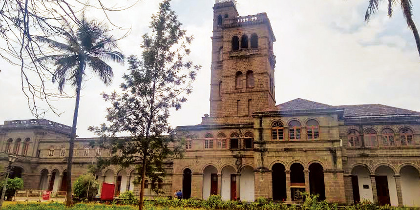 Savitribai Phule Pune University has over 800 colleges affiliated to it.